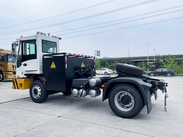 Bertenaga Kecekapan Tinggi Ekonomi 2022 Traktor Terminal Dok 4*2 CAMC