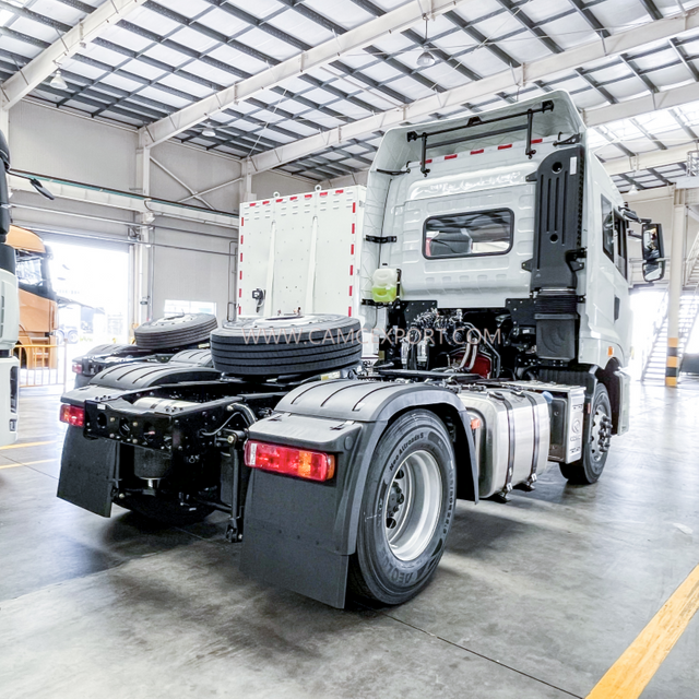 Untuk pengangkutan barang diesel 4*2 kenderaan traktor