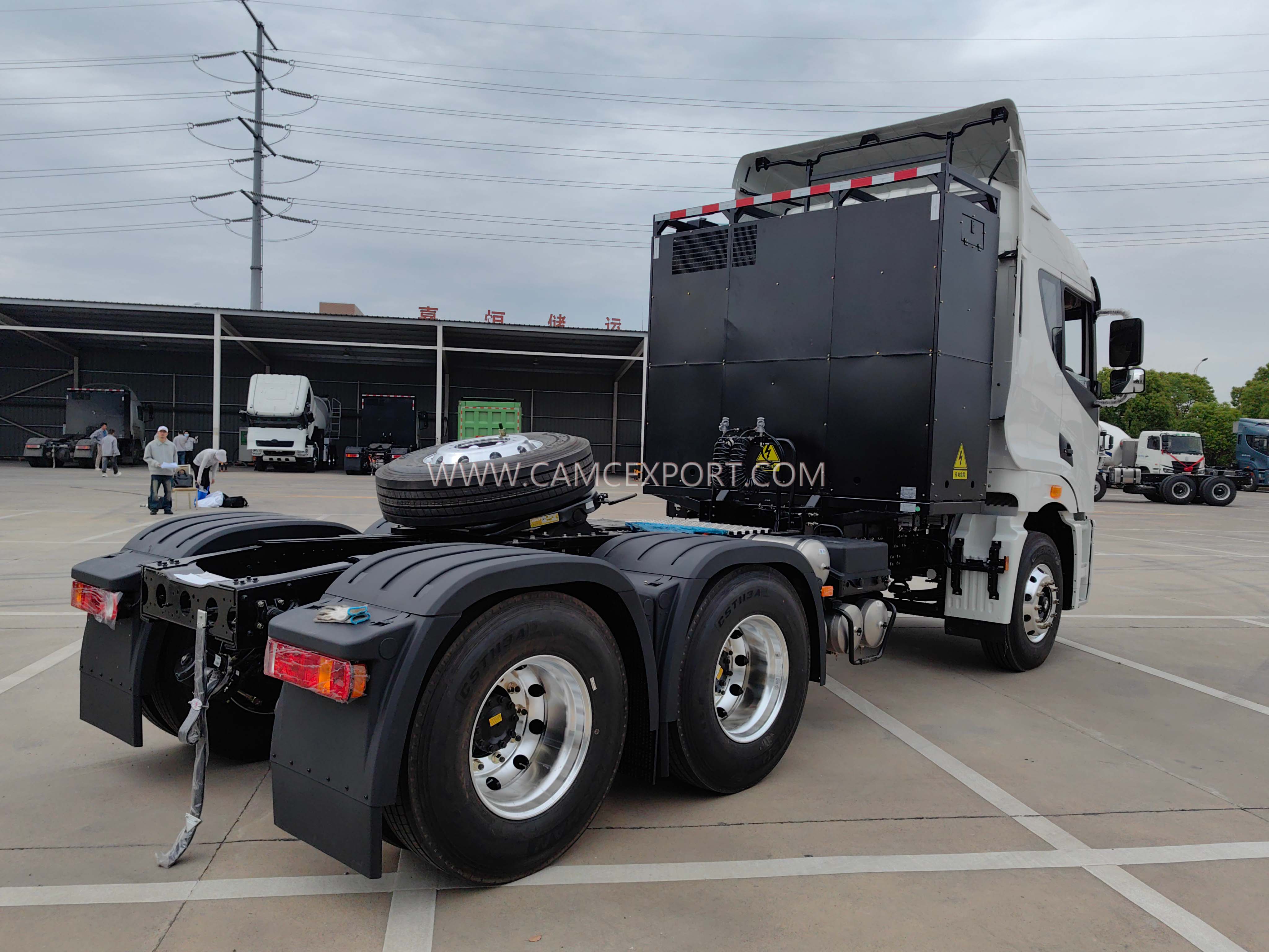 Traktor Tenaga Baharu CAMC: Kelebihan dan Cabaran