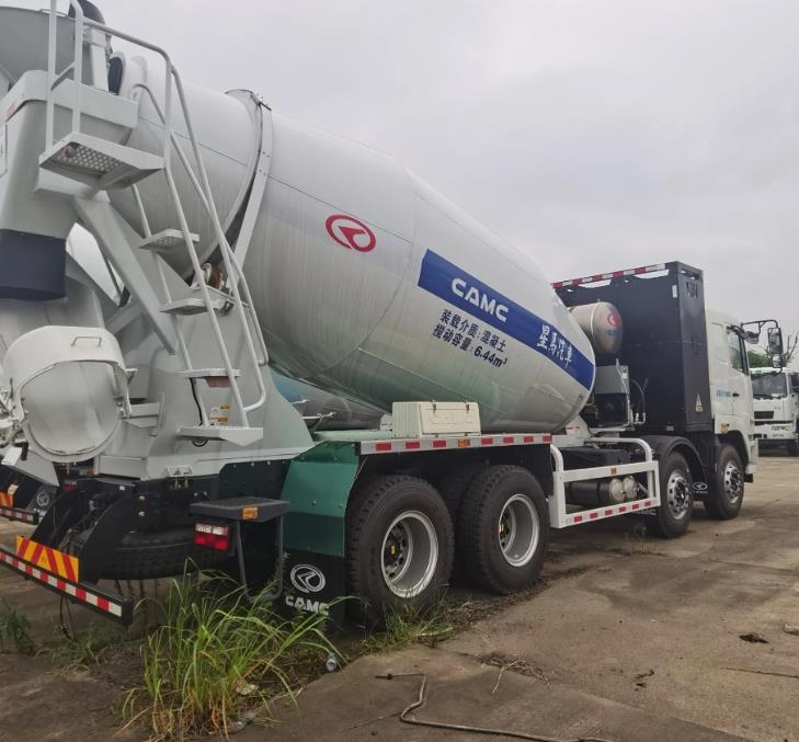 Trak Pembancuh Konkrit 9 Meter Kubik Untuk Jambatan Luar Bandar