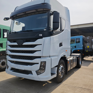 Prestasi yang mantap CAMC 4x2 560 HP Diesel Engine Tractor Tract