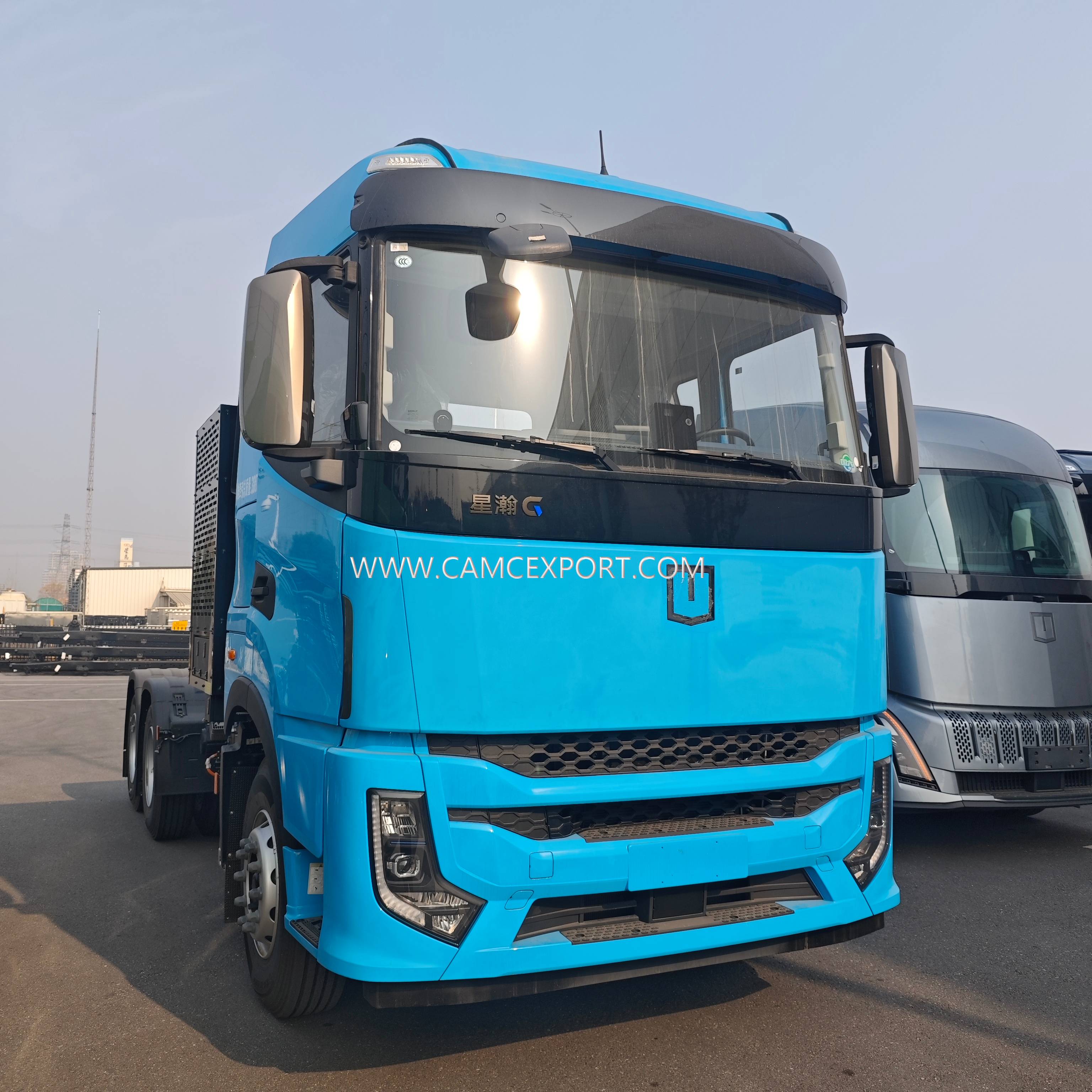 Traktor pemacu kiri metanol CAMC G2 6 &times; 4